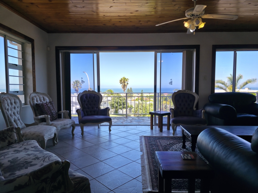 4 Bedroom Property for Sale in Noorsekloof Eastern Cape